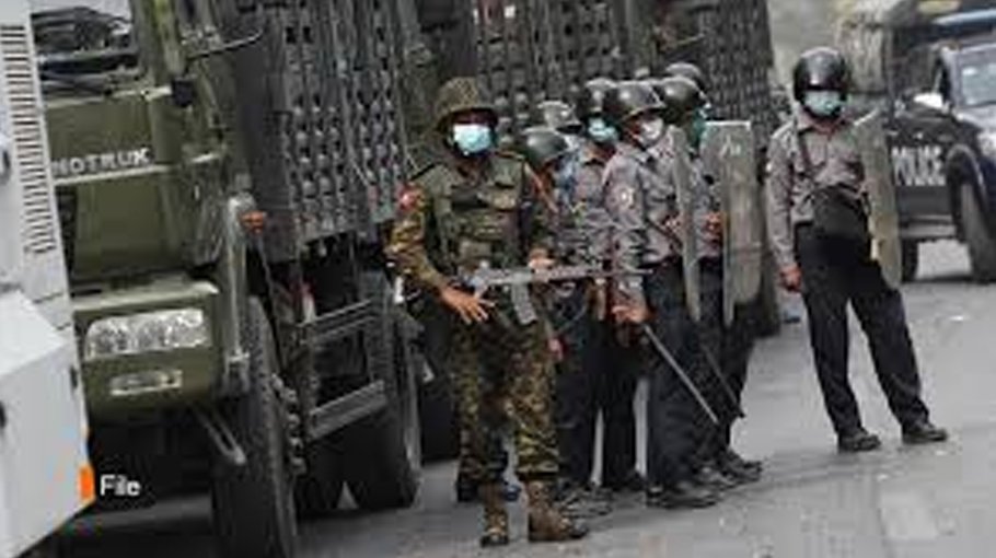 Junta-armed groups levying toll on Mon State border road