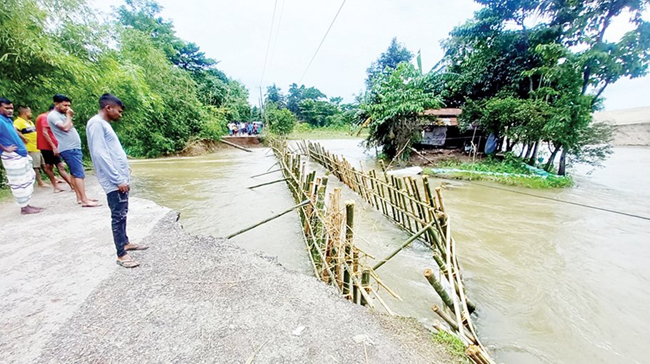 1.5m marooned by floods