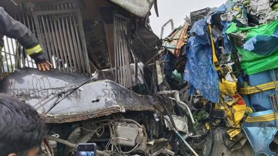 11 die, 28 hurt in Dinajpur, Pabna