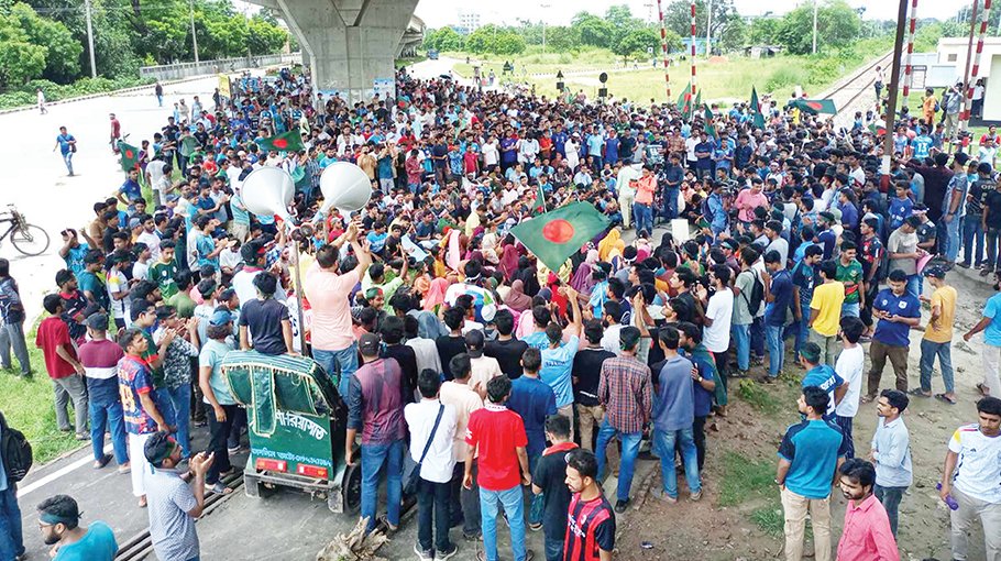 Rly, road blockades  worsen public  sufferings