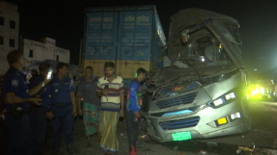 4 killed in Bogura road accident