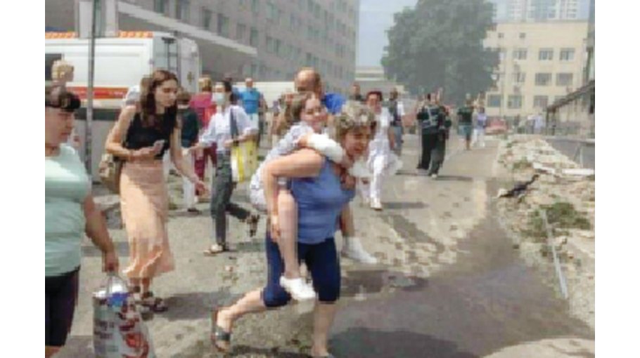 Russian missile attacks kill 41