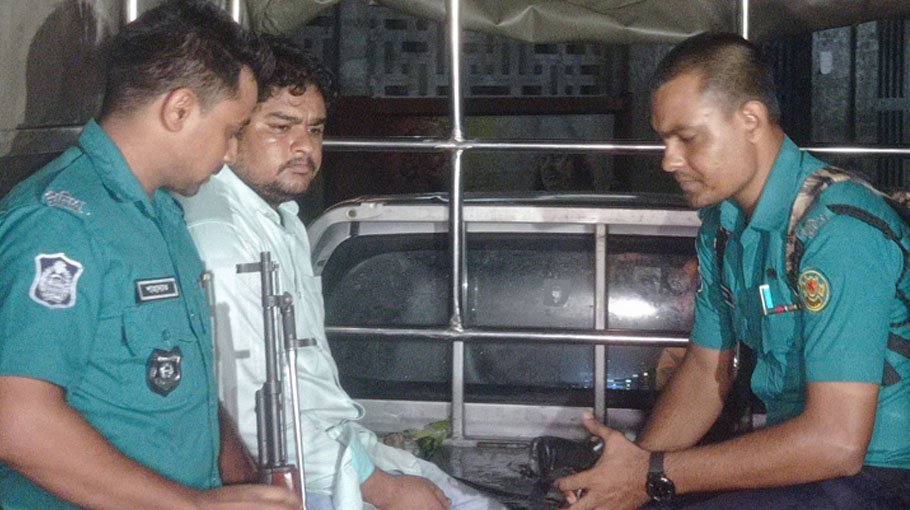 DU students catch proxy examinee