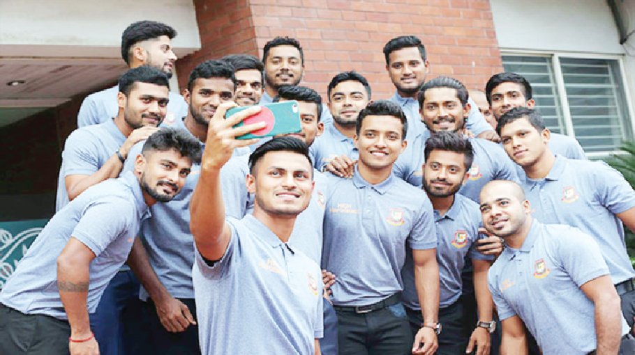 HP team leave for Australia