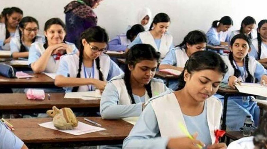 Over 1,00,000 examinees   absent