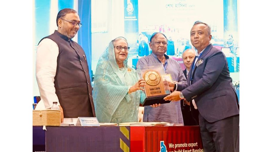 ServicEngine receives Nat’l Export Gold Trophy in software category
