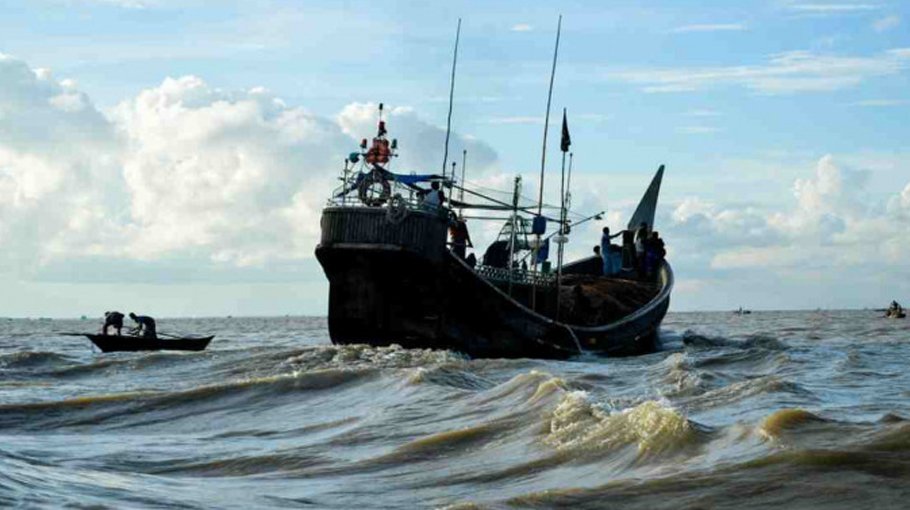 One goes missing as trawler capsizes in Cox’s Bazar
