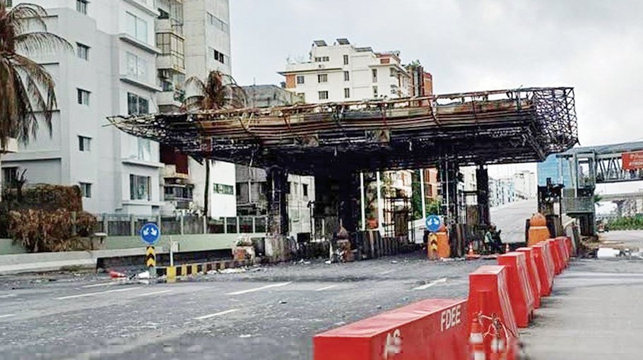 Dhaka traffic woes grow as expressway, metro rail closed