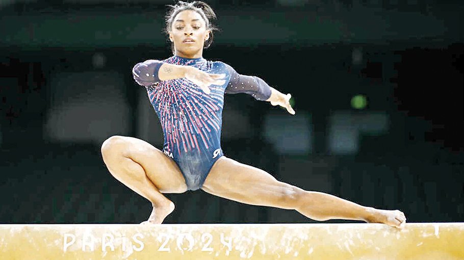 Biles leads to reassert supremacy