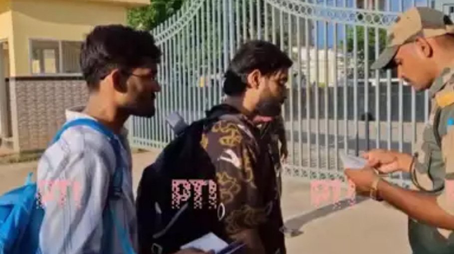 Delhi hails Dhaka’s co-op for safe return of Indian students