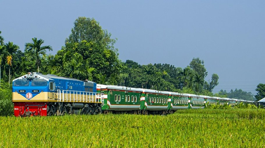 Miscreants damage 40 bogies, burn four