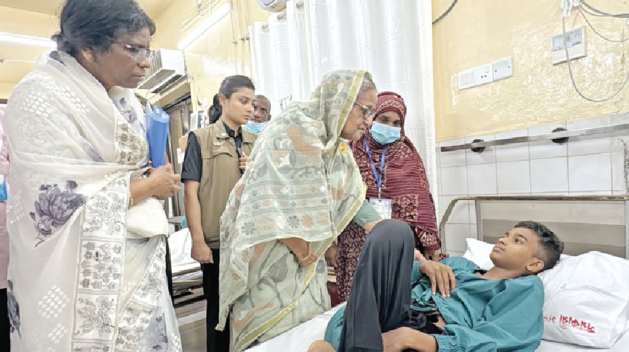 PM visits Kurmitola General Hospital to see mayhem victims