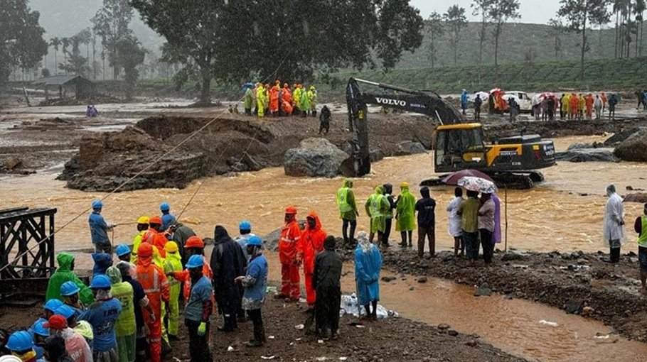 Hopes for survivors fade in deadly India landslides