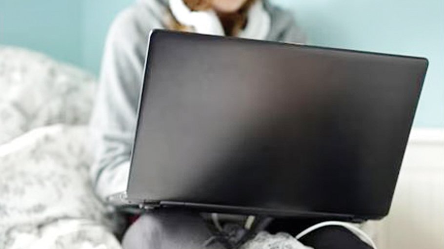 Social media and technology is linked to higher depression rates in girls: Study reveals