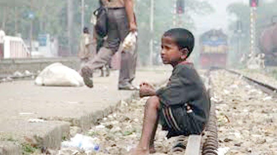 Swapnasiri shows light to street children