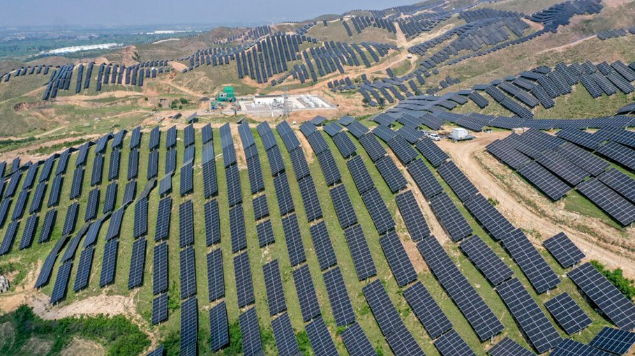 The industrial overcapacity chimera, a boon to the global diffusion of green tech