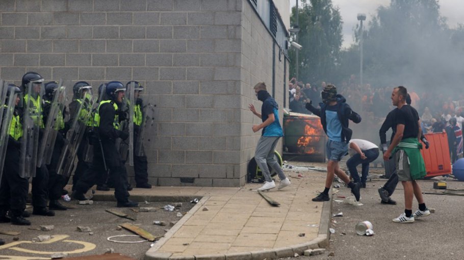 UK PM vows speedy punishment to quell violent disorder