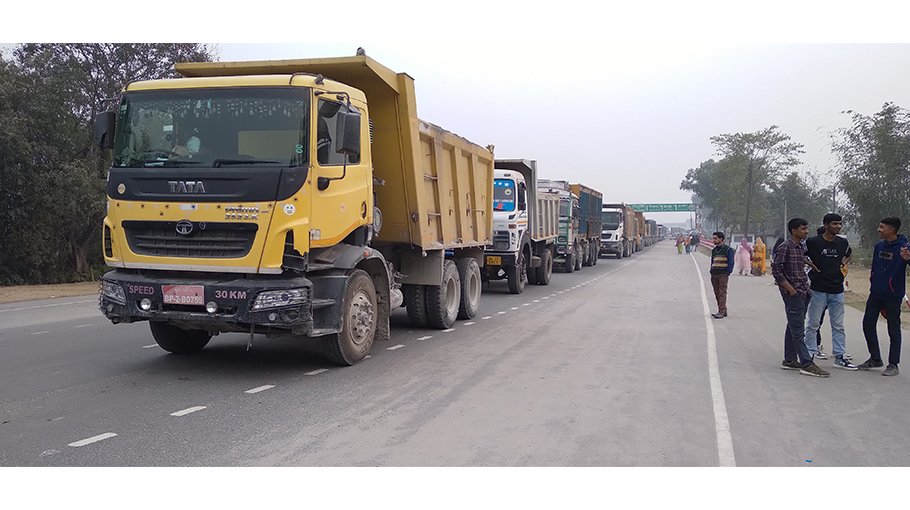 Banglabandha Land Port opens after two days