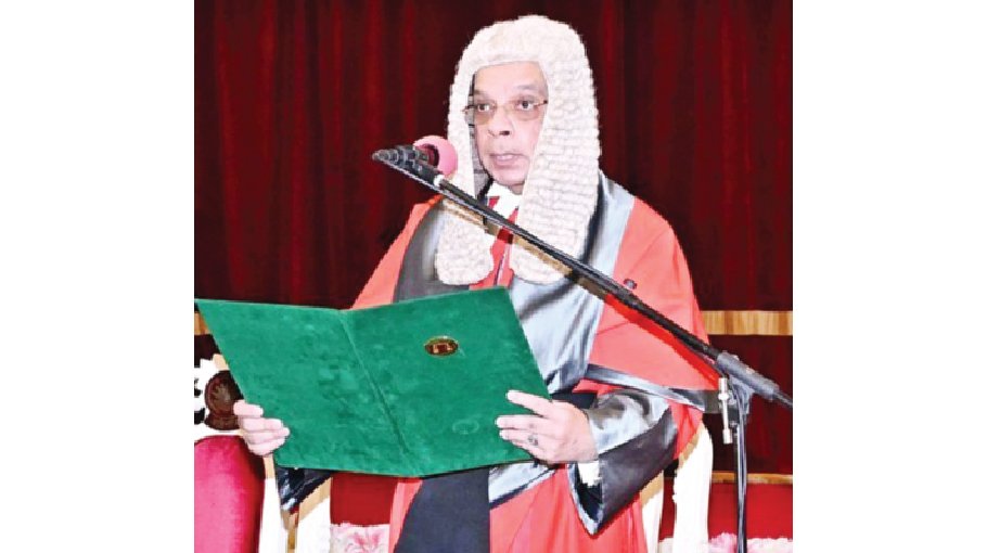 CJ, two more advisers take oath