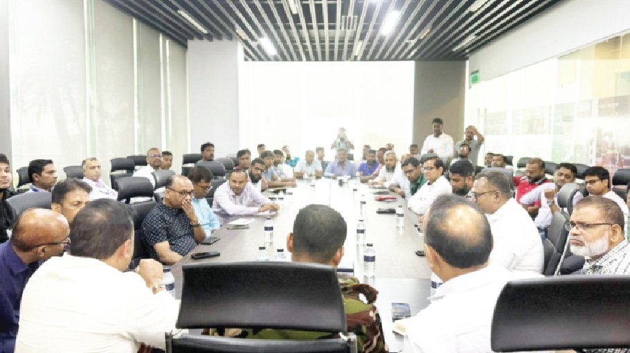 RMG factory owners discuss law & order situation with Army task force 