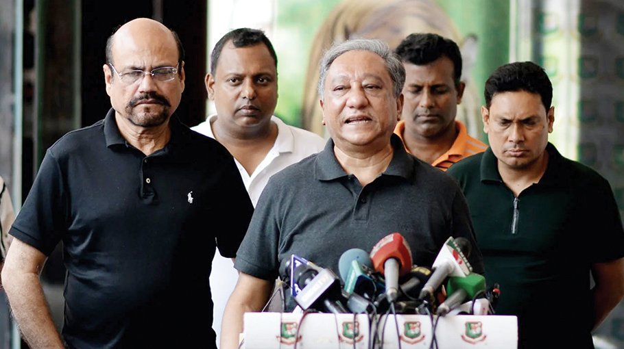 Papon likely to step down