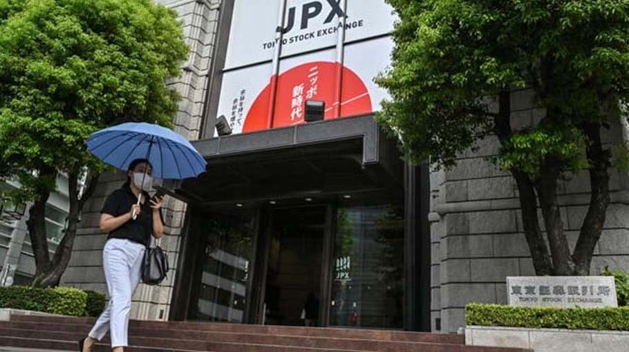 Asian markets surge on strong US  consumer data