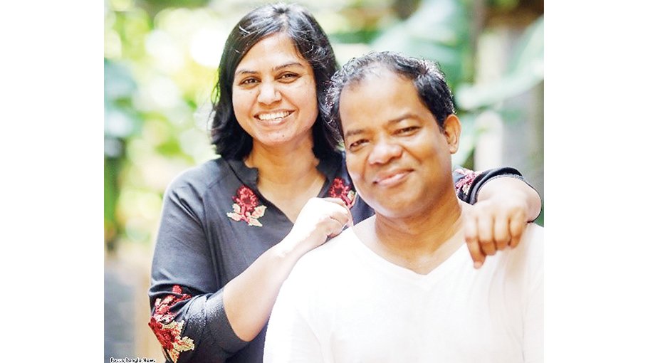 Rupa, Shakil arrested at   Dhaka airport