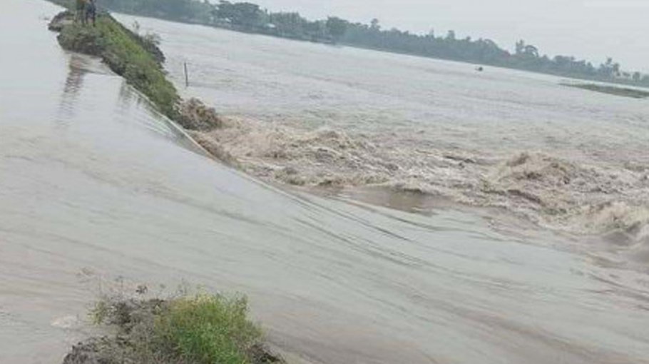 Villages, fish enclosures, crop fields innundated by floods in Khulna