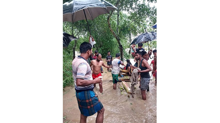 Three lakh affected by flood in Ctg, 5 die