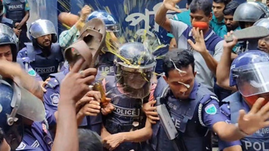 Justice Manik sent to jail 