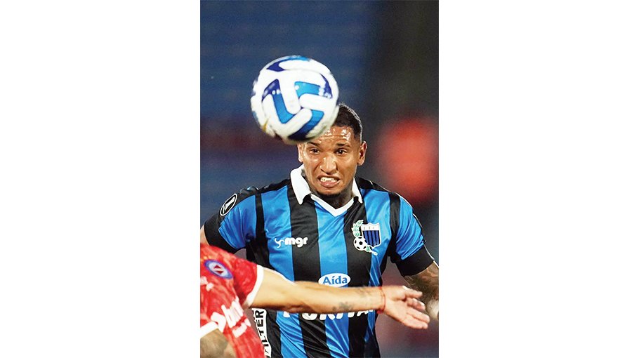 Izquierdo dies after collapsing during match