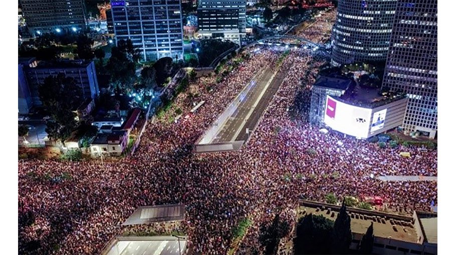 Massive protests hit Israel after six hostages killed in Gaza   