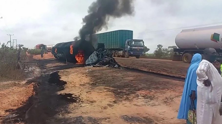 Over 50 killed in Nigeria  fuel tanker crash