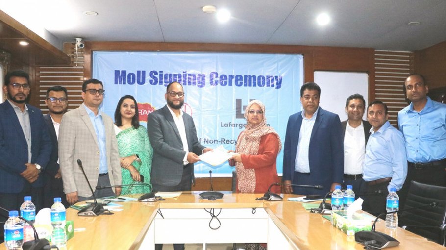 PRAN-RFL, LafargeHolcim team up for waste management