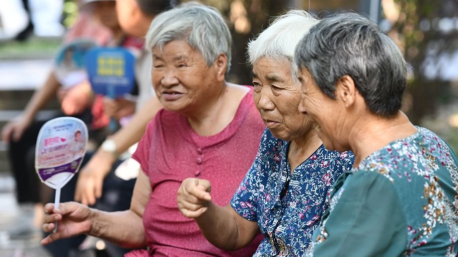China raises retirement age for first time since 1950s