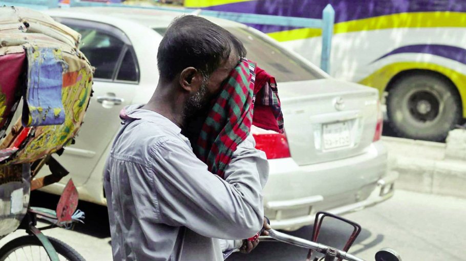 Mild heatwave sweeps parts  of country