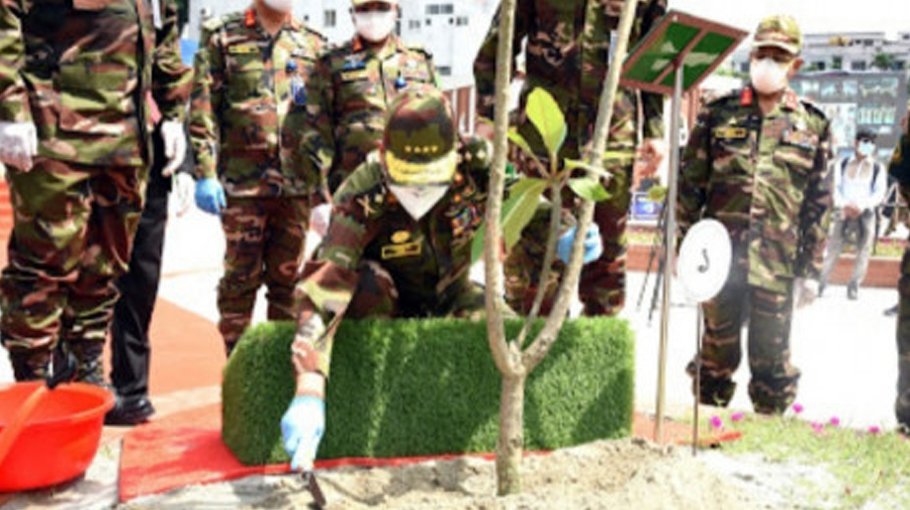 Army Chief   inaugurates   tree plantation programme