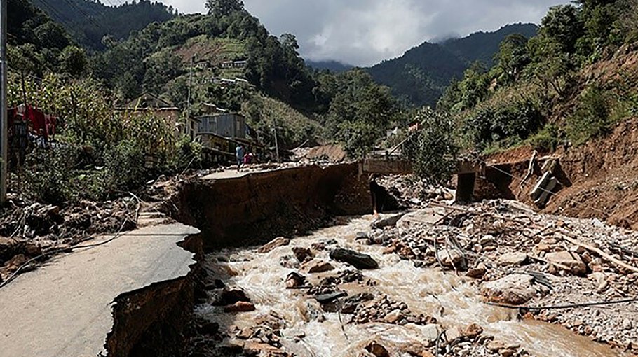 Anger in Nepal over relief delays as flood toll hits 218