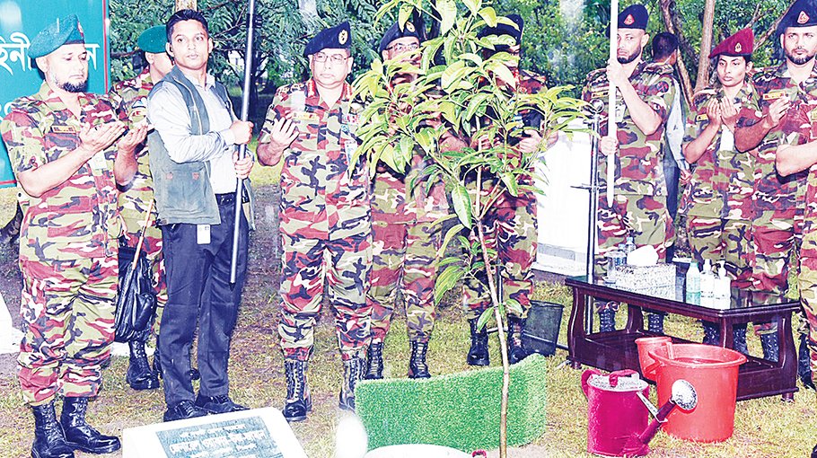 Army Chief visits 66 Infantry Division   in Rangpur