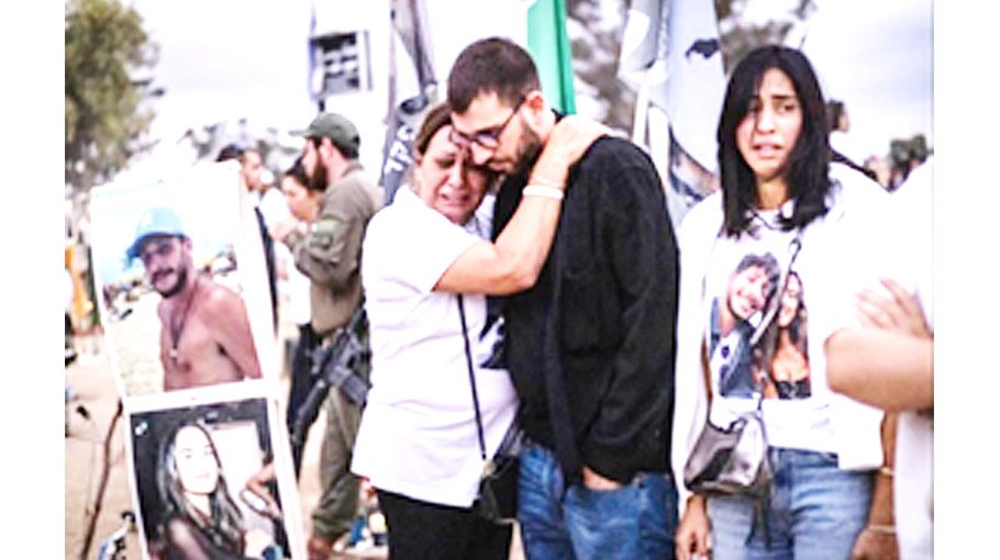 Mourners around the  globe call for peace
