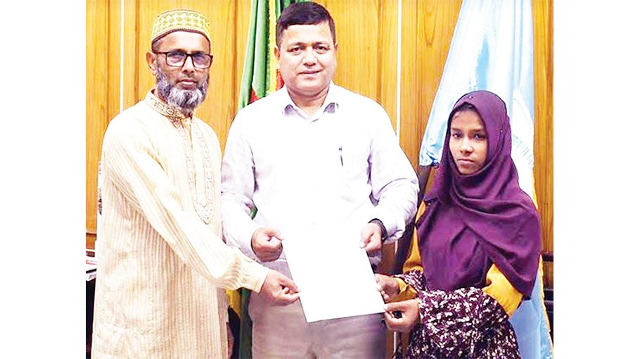 BRUR honours Abu Sayed by offering job to his sister