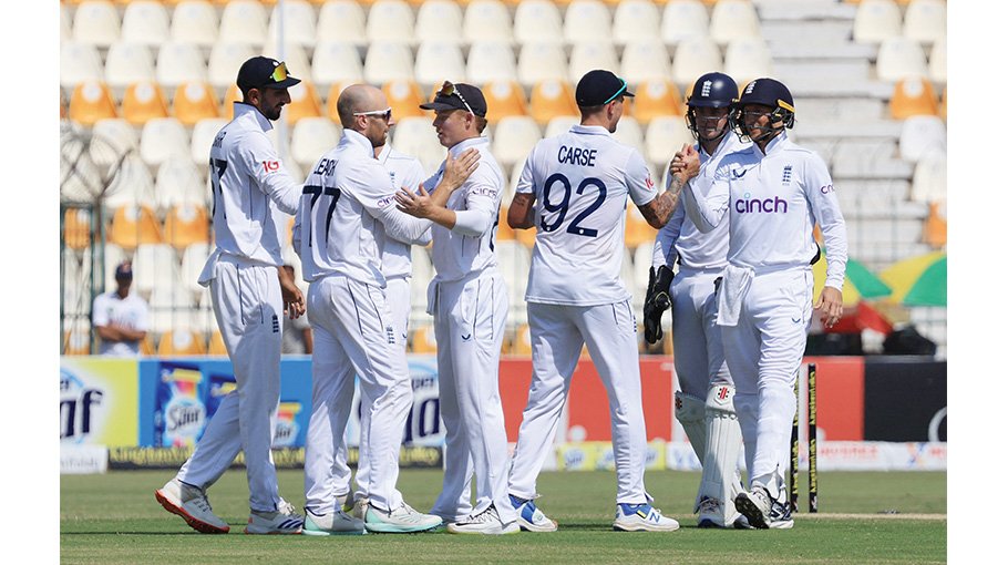 England thump Pakistan by innings and 47 runs