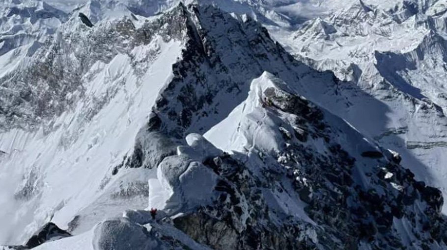 Everest climber's remains found after 100 years
