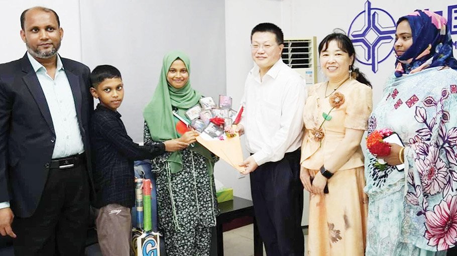 Chinese envoy congratulates Bangladeshi child Alifa Chin
