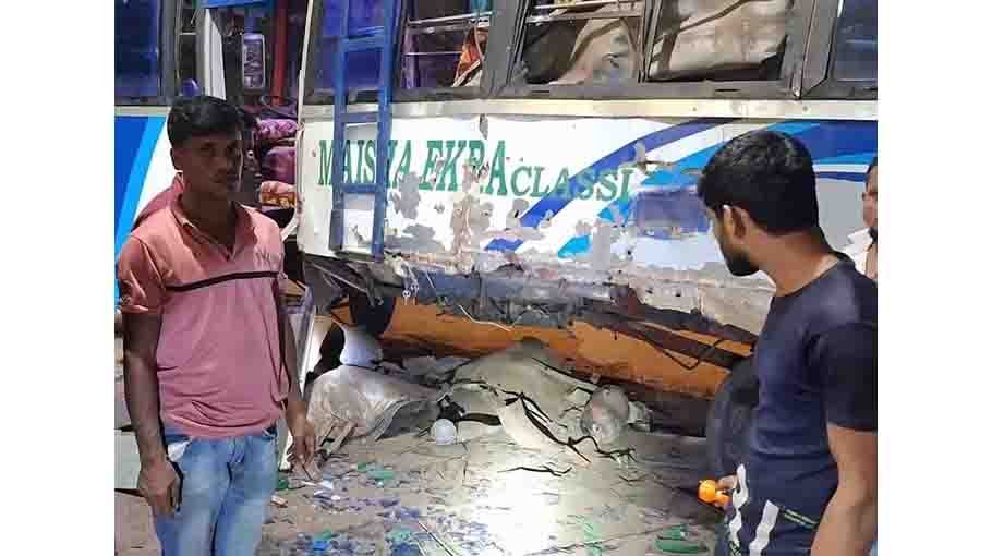 3 killed as bus gas cylinder explodes in Laxmipur