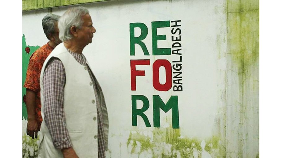 CA visits graffiti drawn by young revolutionaries  at DU