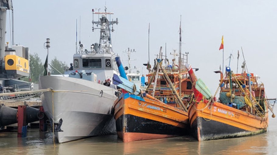 48 Indian fishermen held for illegal fishing, 6 Bangladeshis held