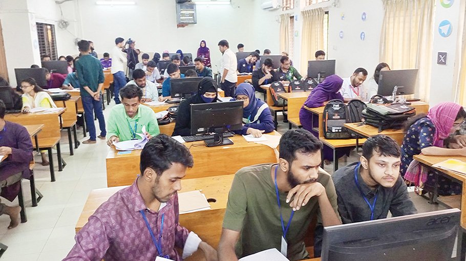 Programming competition held at BRUR in memory of Abu Sayed