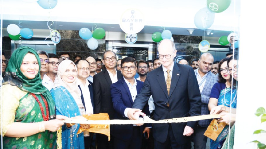 German envoy visits Bayer’s new office in Dhaka