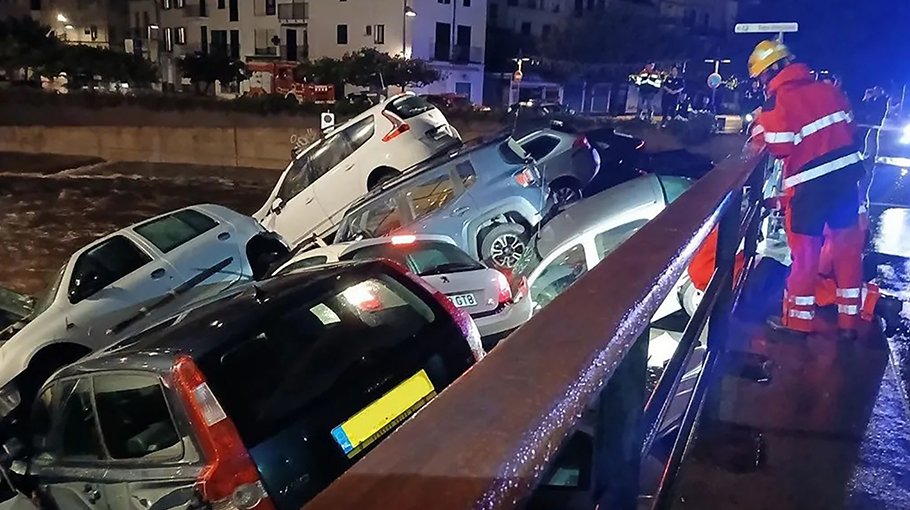 Fresh Spain floods sweep away dozens of cars near Girona